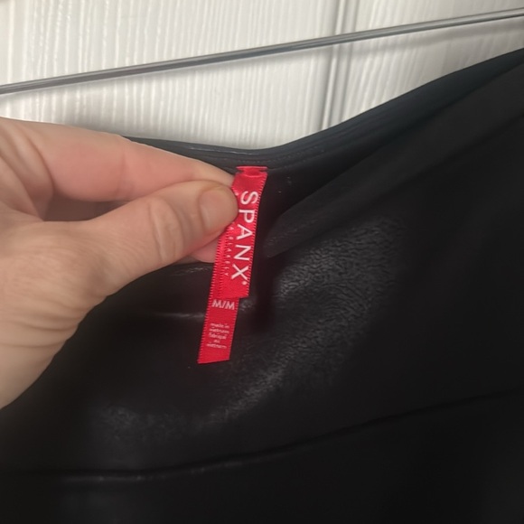 SPANXshape Faux Leather Leggings - Tummy Control Legging - medium - High Waist - Picture 3 of 5